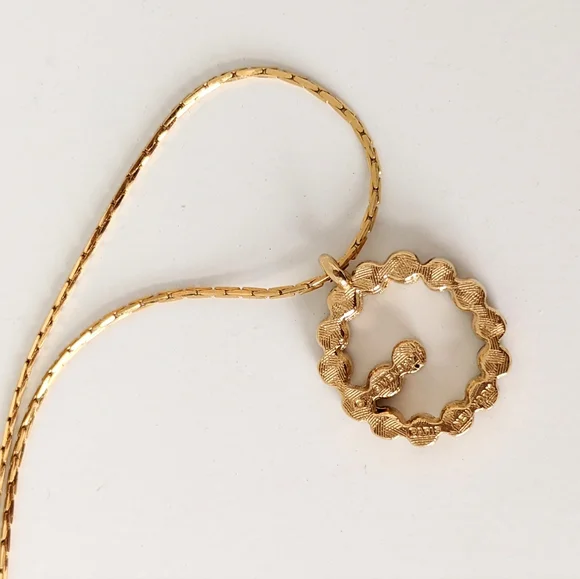 Givenchy necklace - Picture 5 of 6